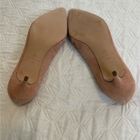ANNE TAYLOR Pink Suede Kitten-Heel Shoes - Picture 6 of 8